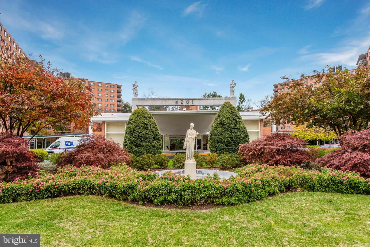 Washington Metro Area Real Estate | View 4201 Cathedral Ave Nw, 404w | Listing