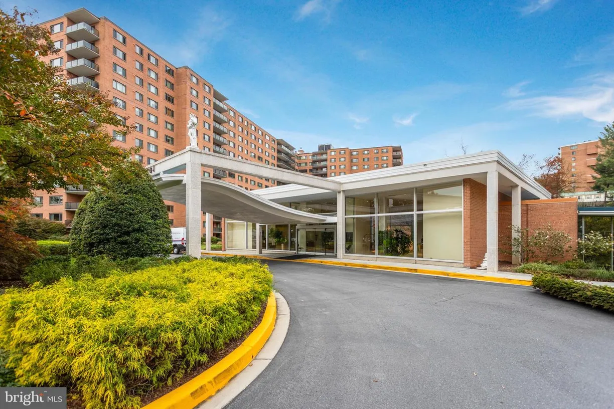 Washington Metro Area Real Estate | View 4201 Cathedral Ave Nw, 404w | Listing