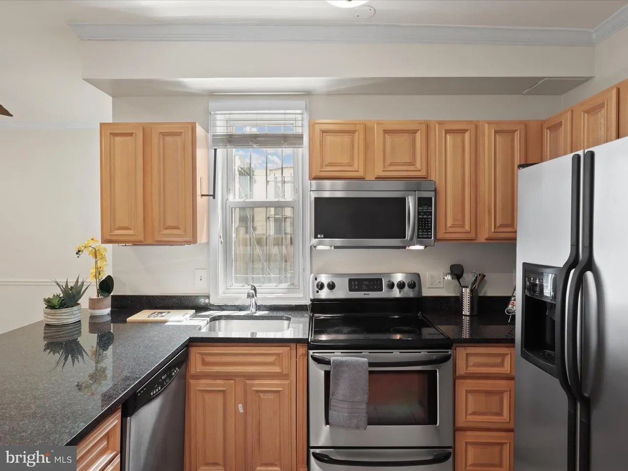 Washington Metro Area Real Estate | View 1516 10th St Nw, 102 | Listing