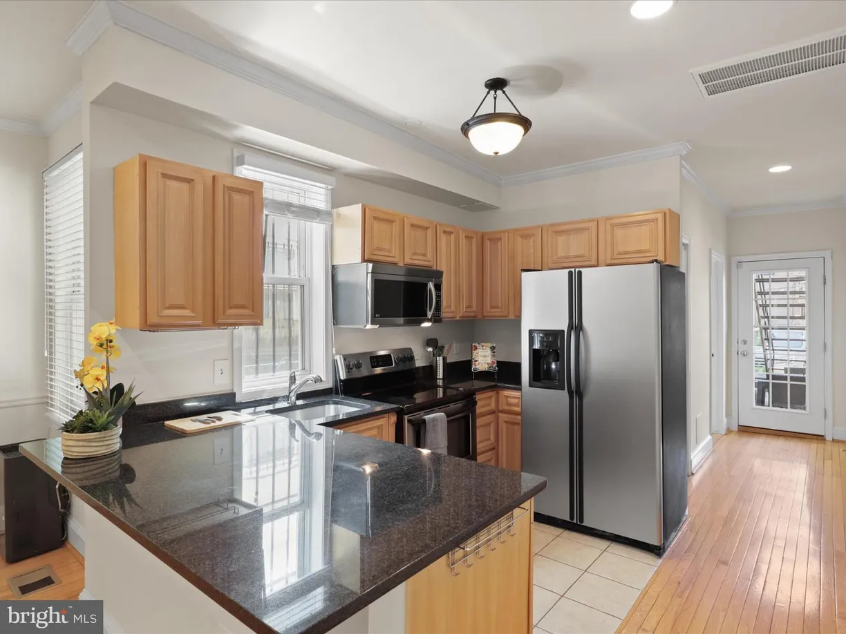 Washington Metro Area Real Estate | View 1516 10th St Nw, 102 | Listing