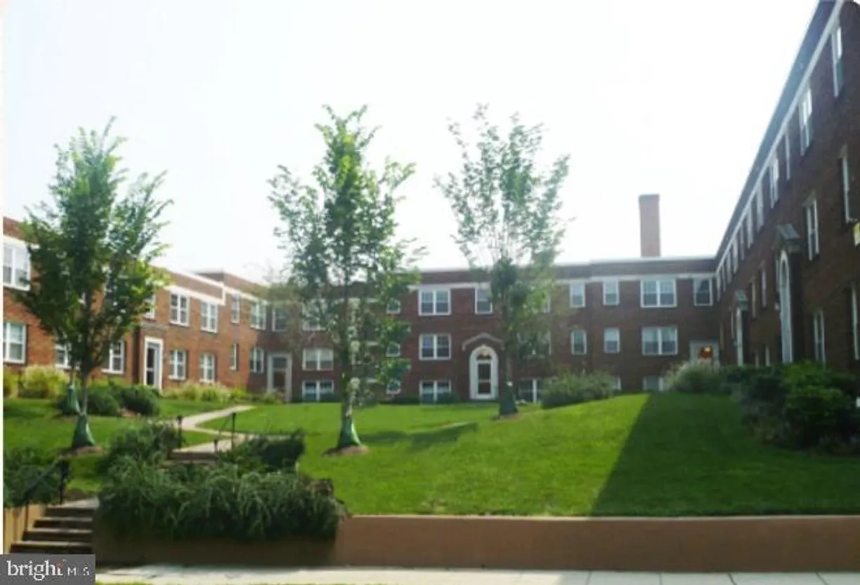 Washington Metro Area Real Estate | View 203 16th St Ne, 3 | 2 Beds