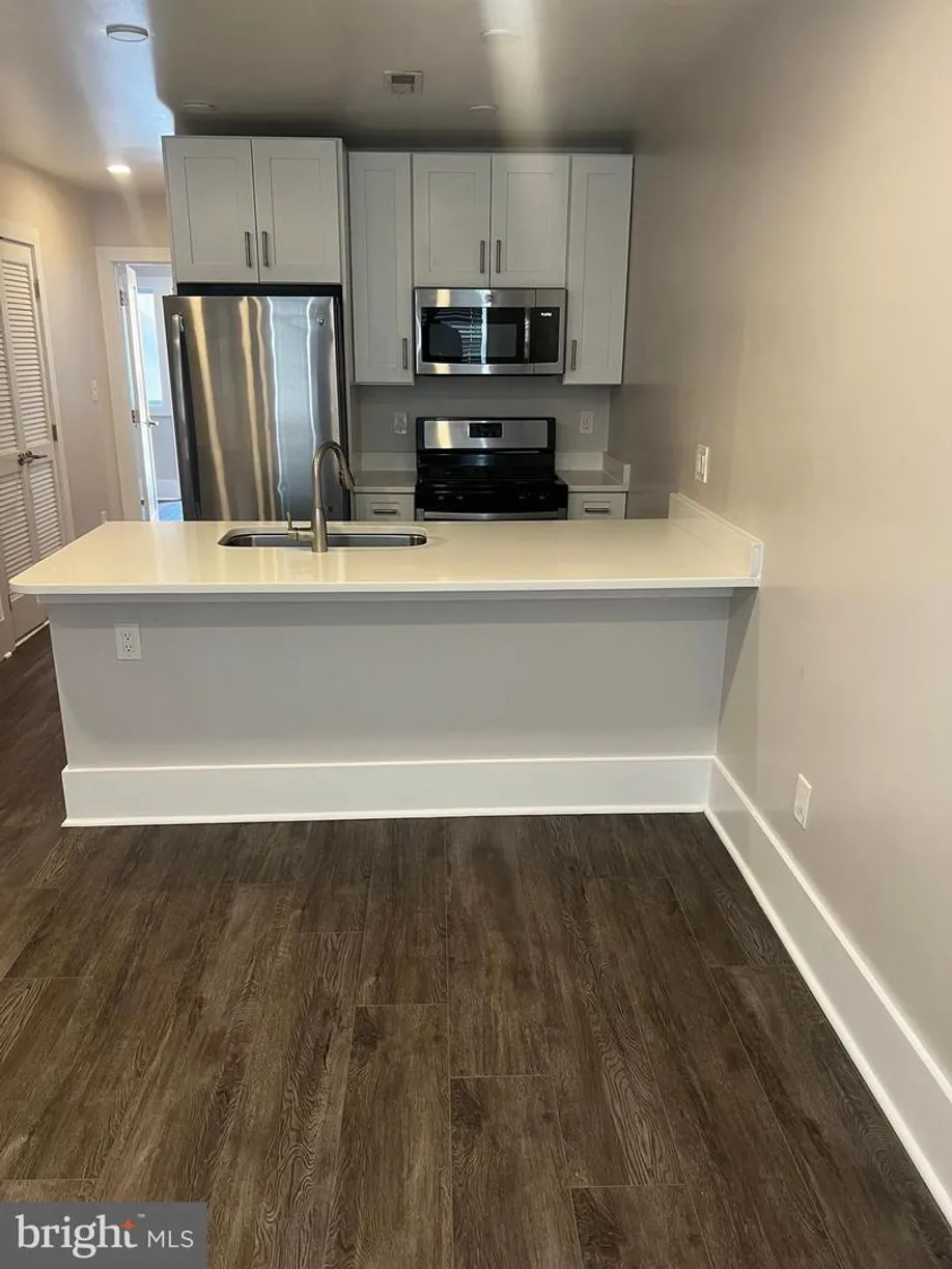 Washington Metro Area Real Estate | View 924 19th St Ne, 4 | 1 Bed