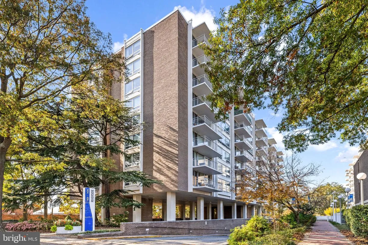 Washington Metro Area Real Estate | View 1435 4th St Sw, b812 | 2 Beds, 2 Baths