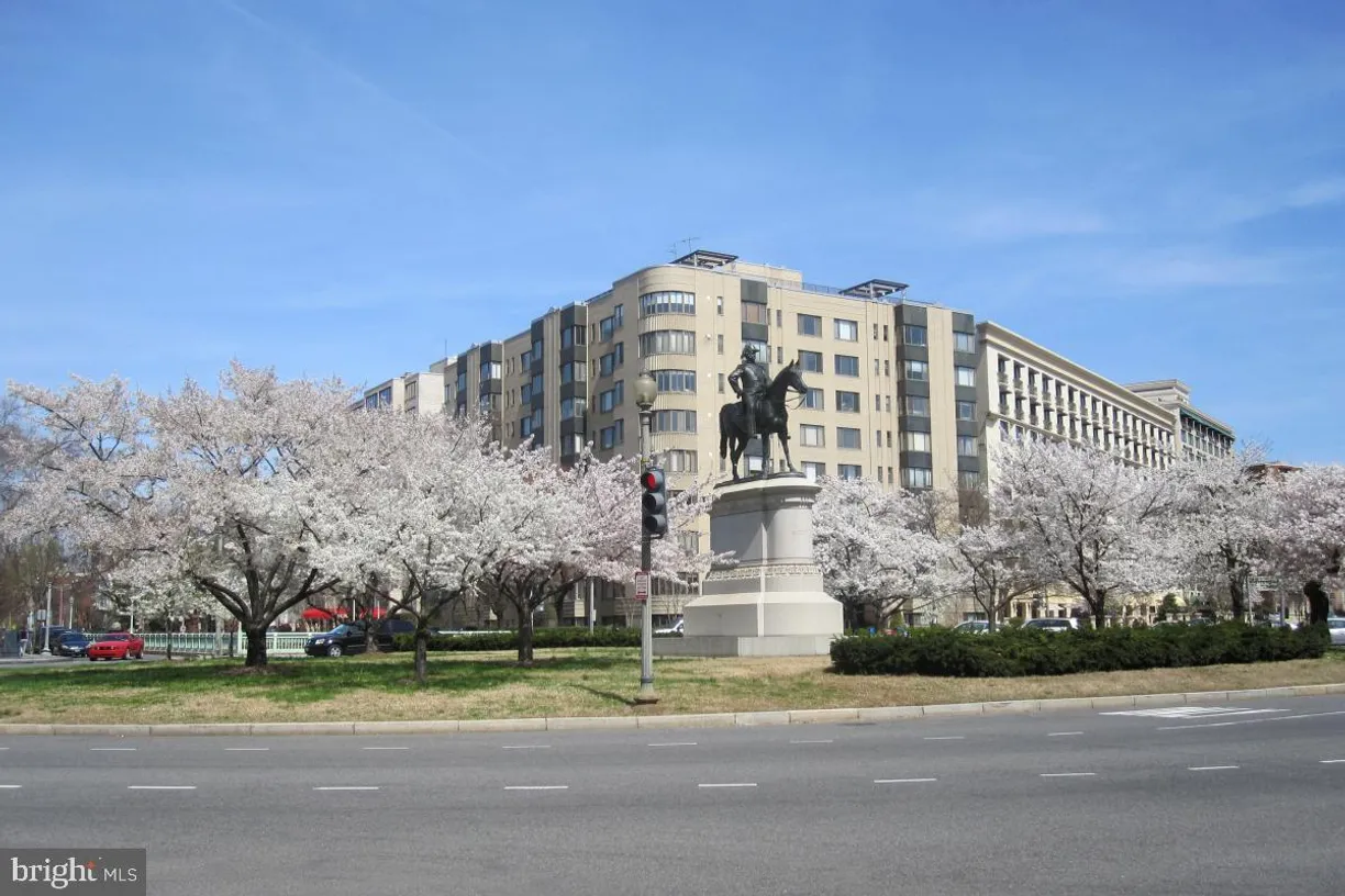 Washington Metro Area Real Estate | View 1 Scott Cir Nw, 121 | 1 Bed, 1 Bath