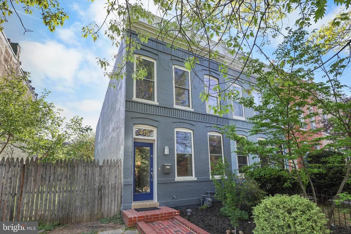 Washington Metro Area Real Estate | View 415 14th St Ne | 2 Beds, 2 Baths
