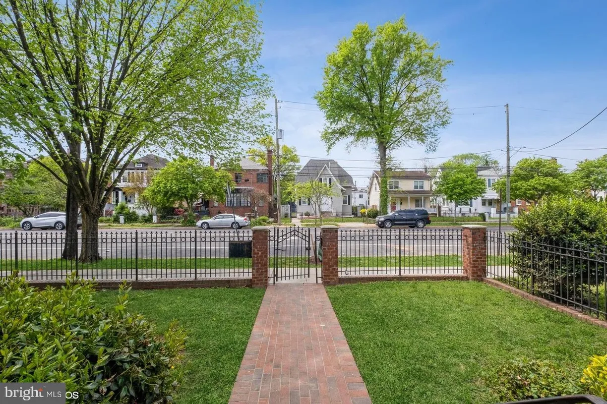 Washington Metro Area Real Estate | View 612 Mellon St Se, 202 | Listing