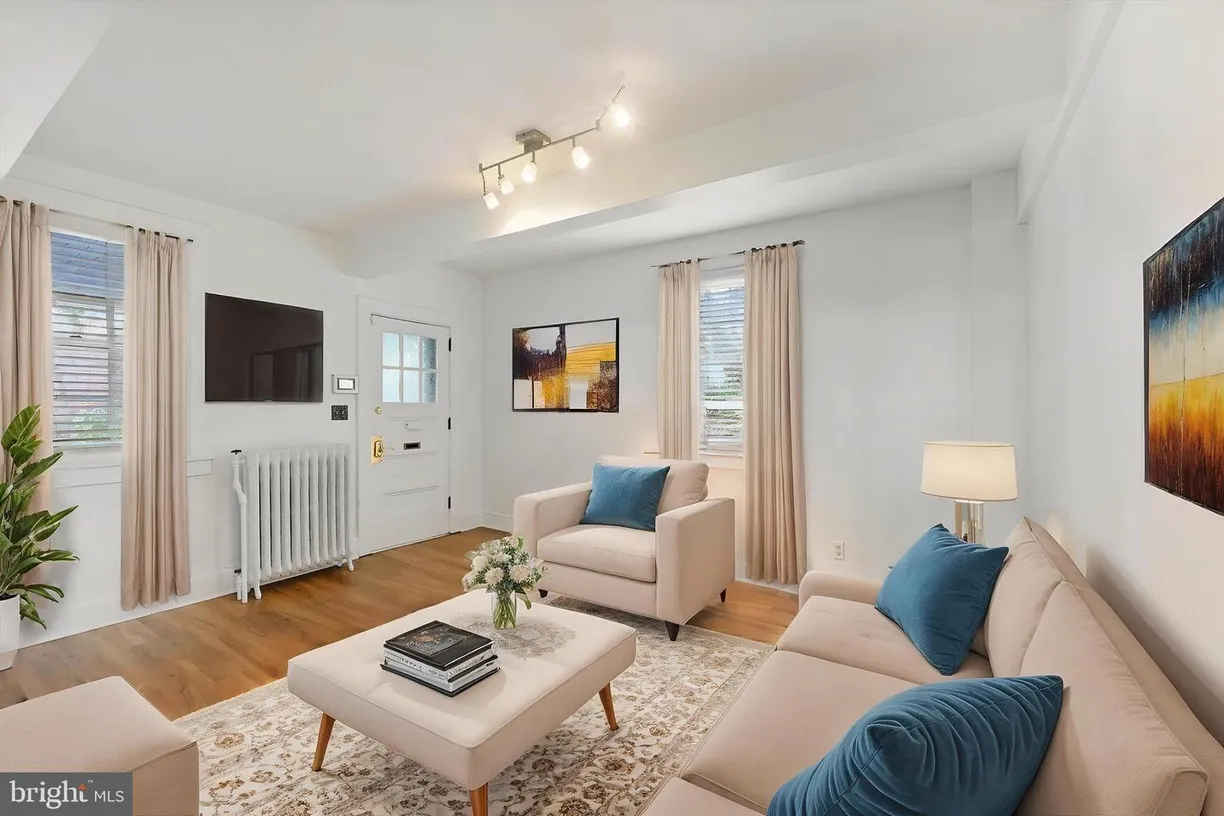 Washington Metro Area Real Estate | View 220 Stony Run Ln, dg | 2 Beds, 1 Bath
