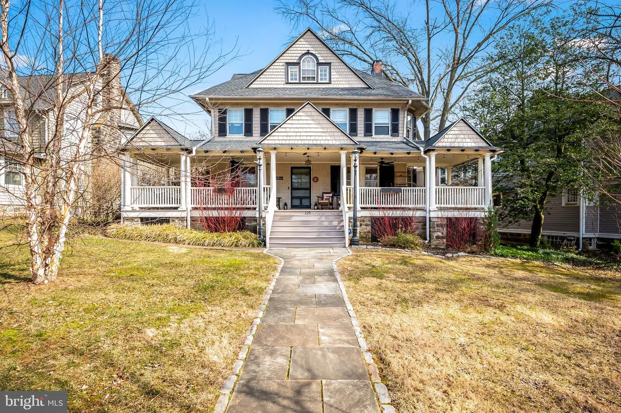 Washington Metro Area Real Estate | View 225 Hawthorne Rd | 5 Beds, 4 Baths