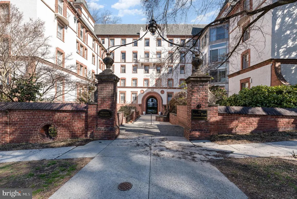 Washington Metro Area Real Estate | View 6 Upland Rd, f-3 | 3 Beds, 2 Baths