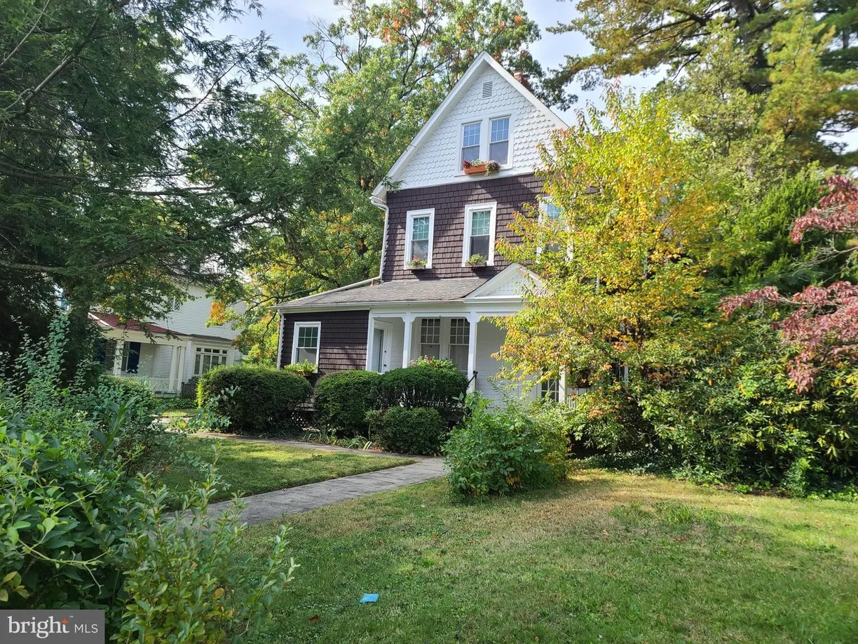 Washington Metro Area Real Estate | View 4600 Roland Ave | 2 Beds