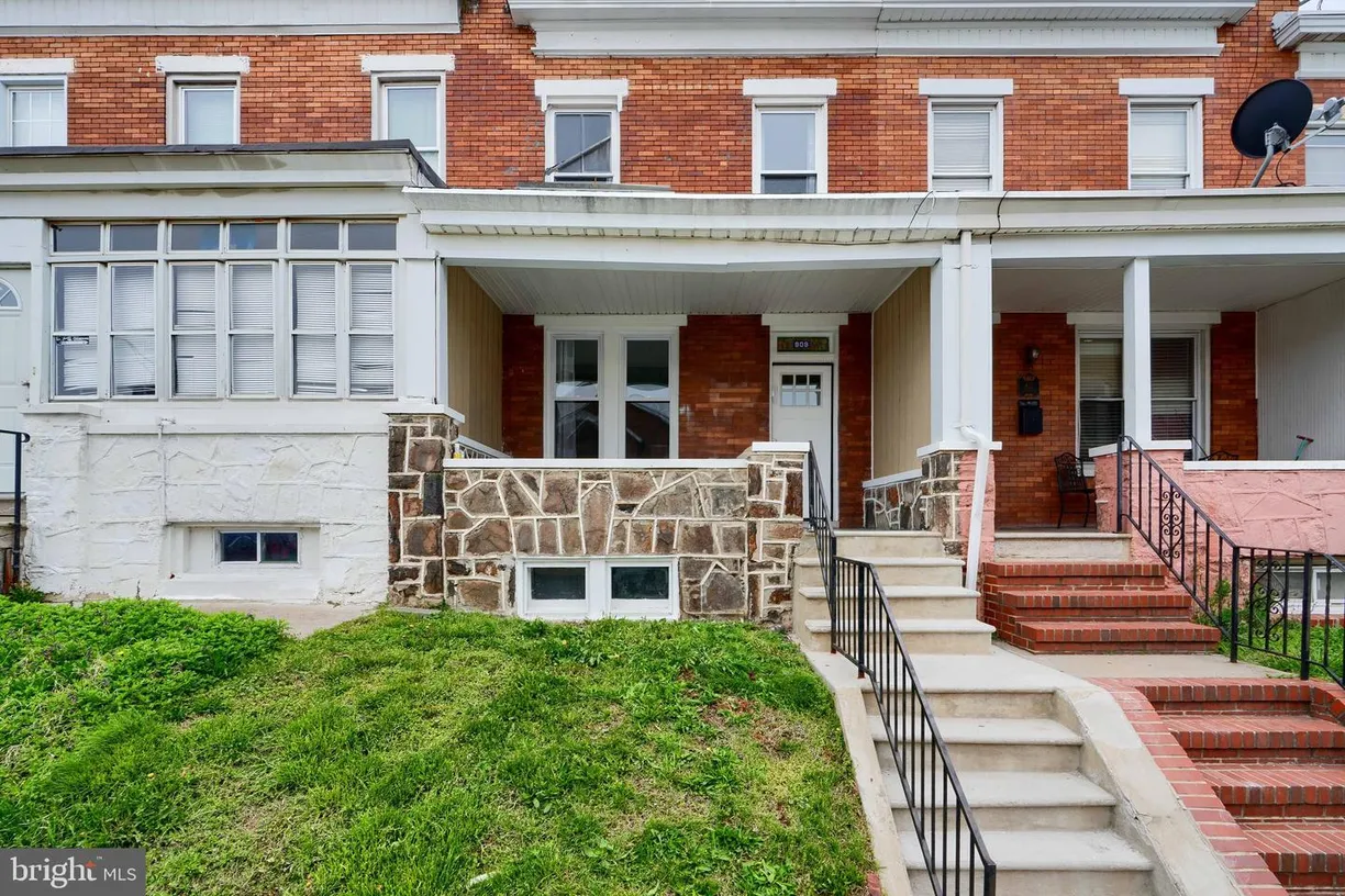 Washington Metro Area Real Estate | View 809 Oldham St S | 3 Beds, 1 Bath