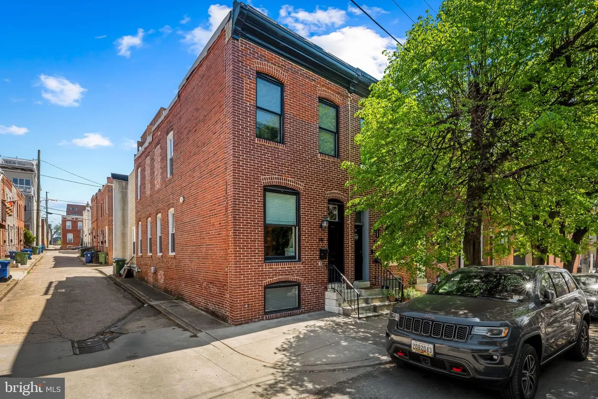 Washington Metro Area Real Estate | View 911 S Highland Ave | 4 Beds, 3 Baths