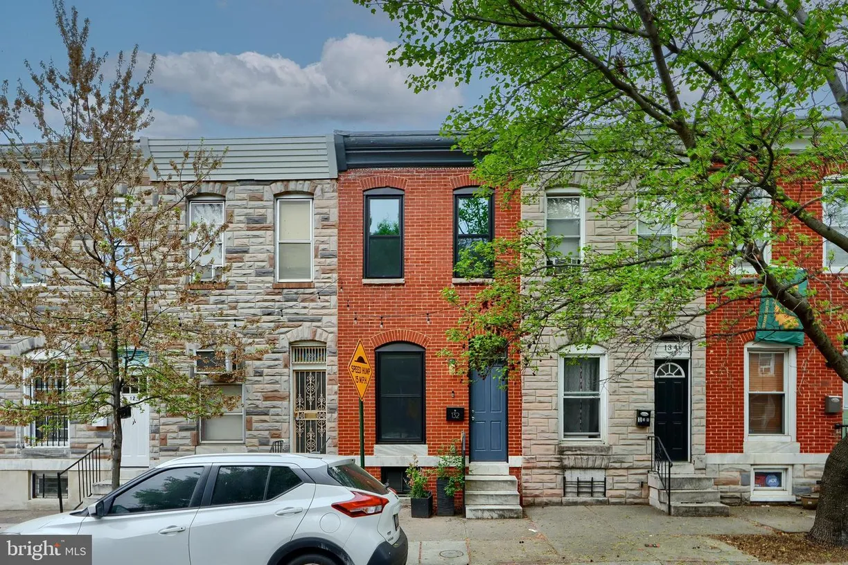 Washington Metro Area Real Estate | View 132 N Ellwood Ave | 3 Beds, 3 Baths