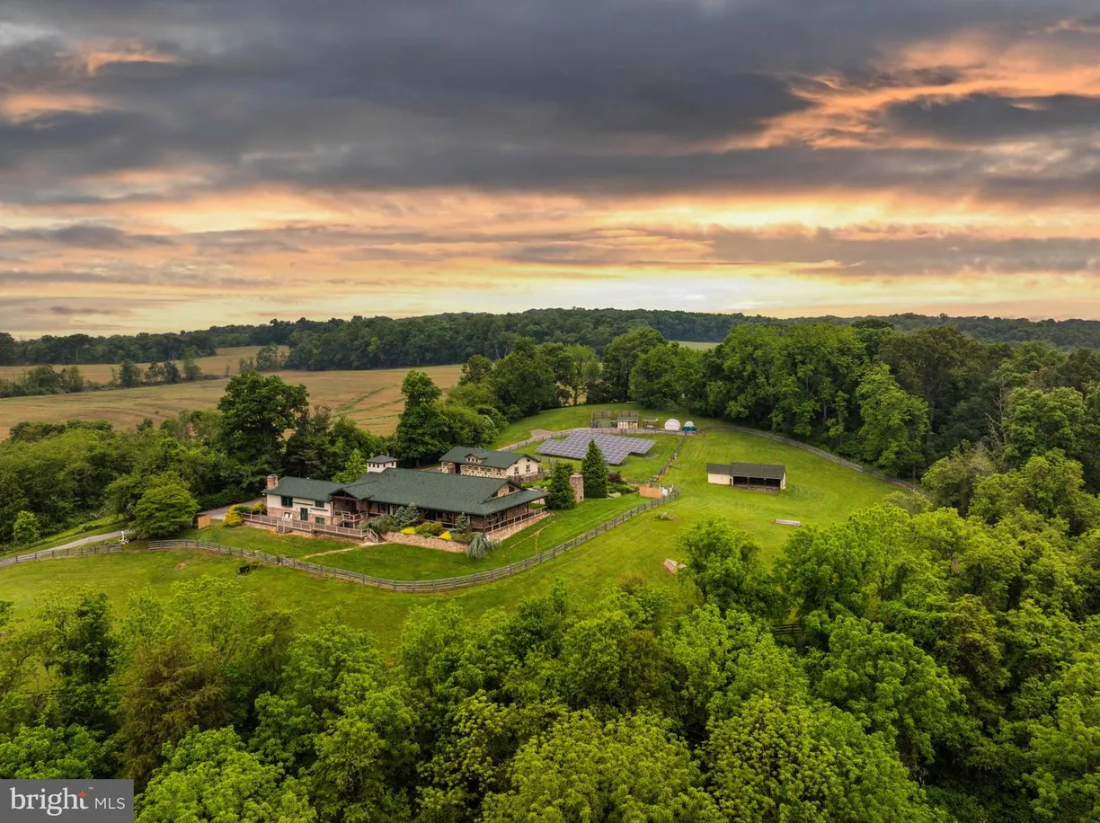 Washington Metro Area Real Estate | View 2600 Garrett Rd | 5 Beds, 4 Baths