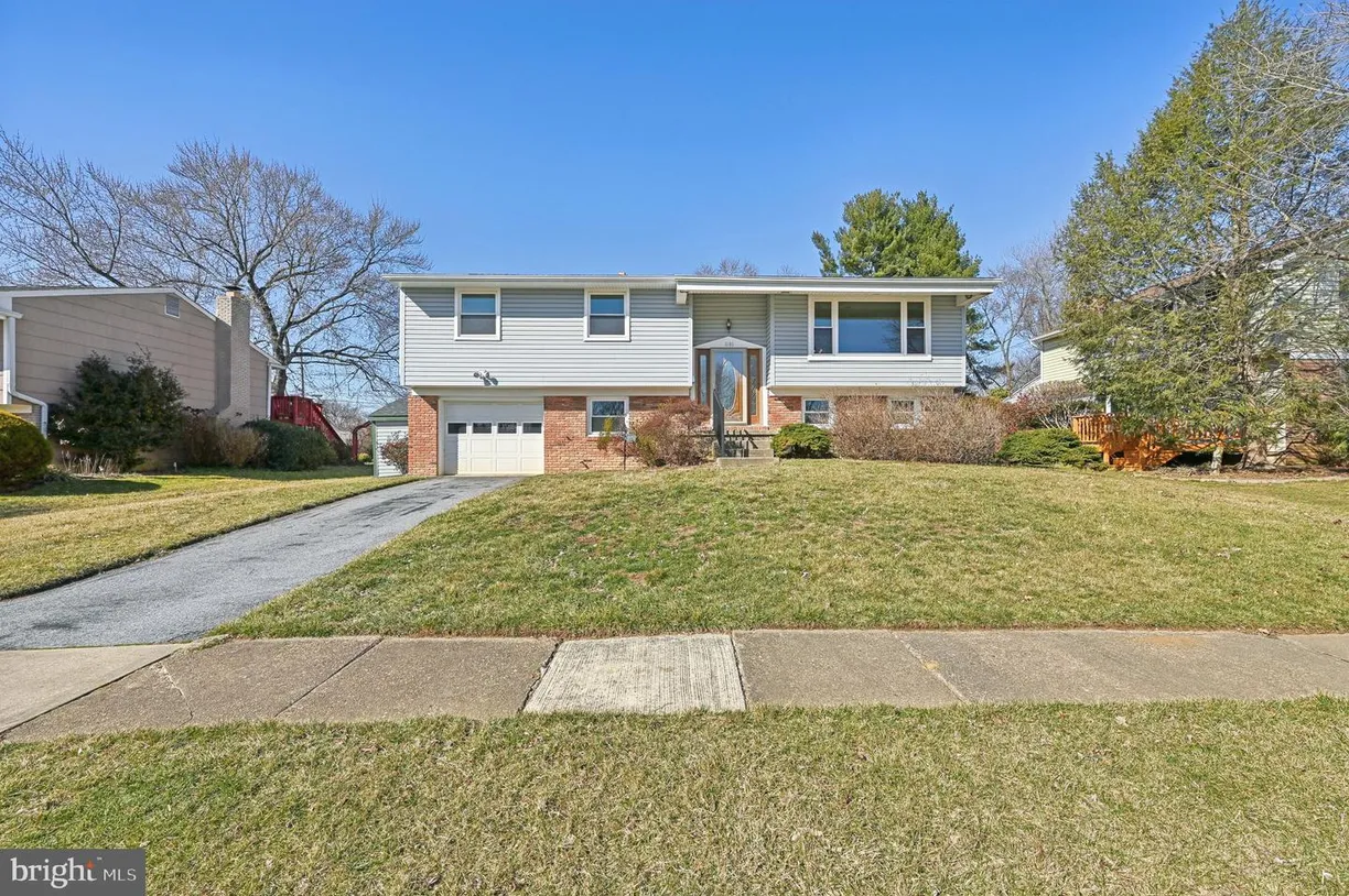 Washington Metro Area Real Estate | View 2108 Fountain Hill Dr | 4 Beds, 2 Baths