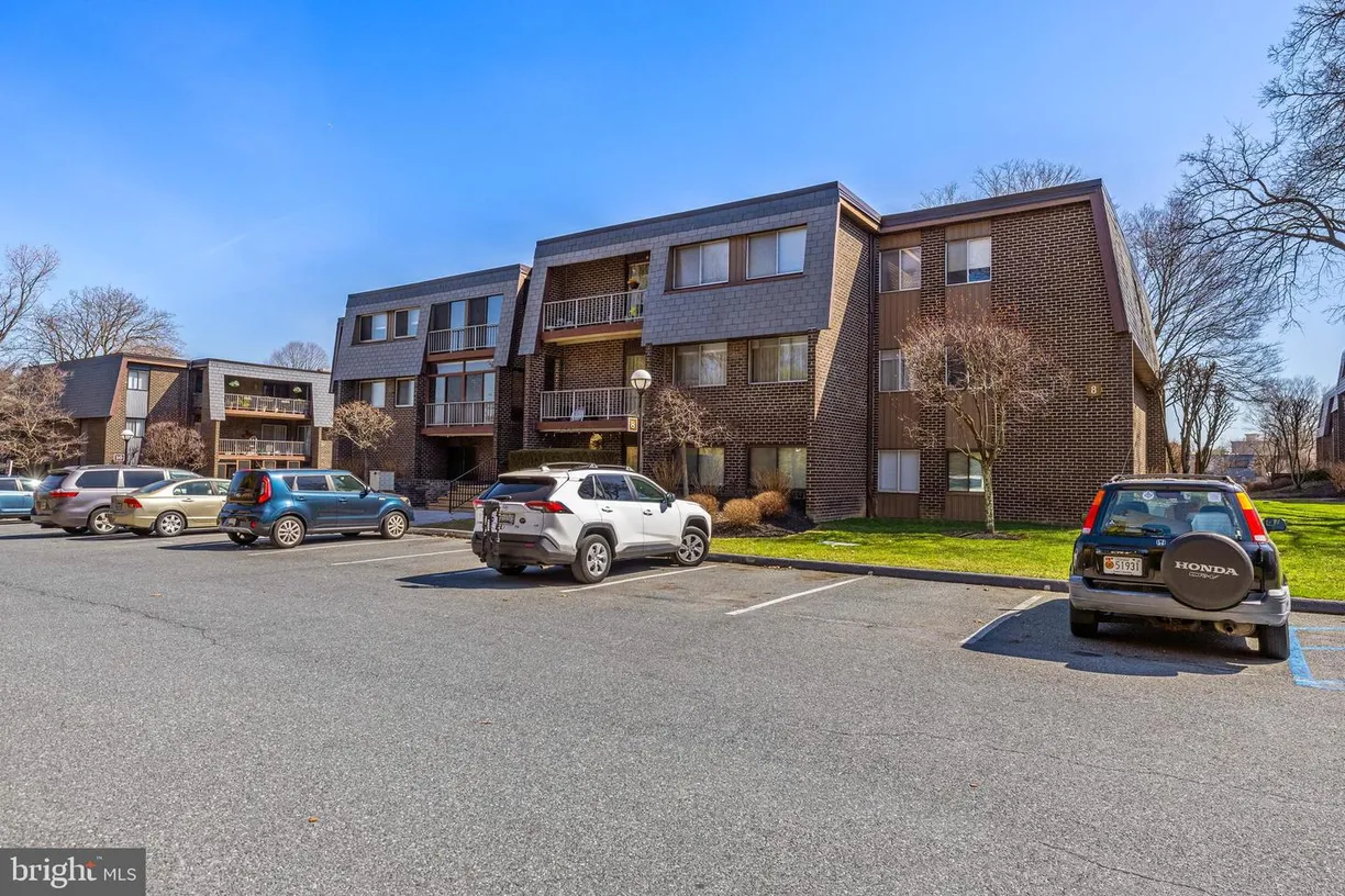 Washington Metro Area Real Estate | View 8 Stonehenge Cir, 5 | 1 Bed, 1 Bath