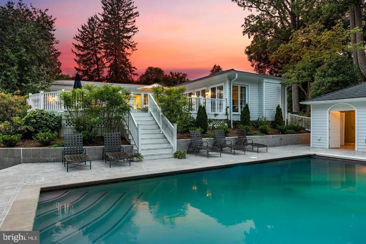 Washington Metro Area Real Estate | View 1001 Cloverlea Rd | 4 Beds, 3 Baths