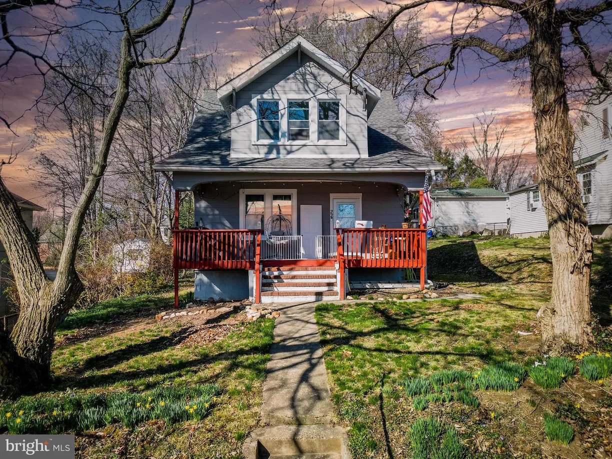 Washington Metro Area Real Estate | View 22 Wade | 3 Beds, 1 Bath