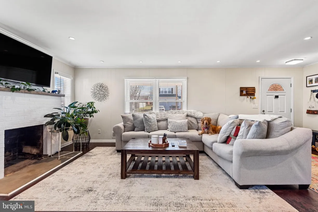 Washington Metro Area Real Estate | View 10 Harding St | 3 Beds