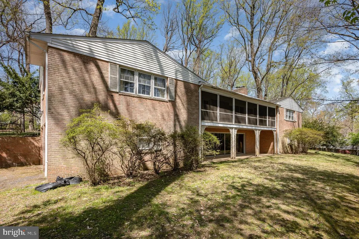 Washington Metro Area Real Estate | View 712 W Timonium Rd | 5 Beds, 3 Baths