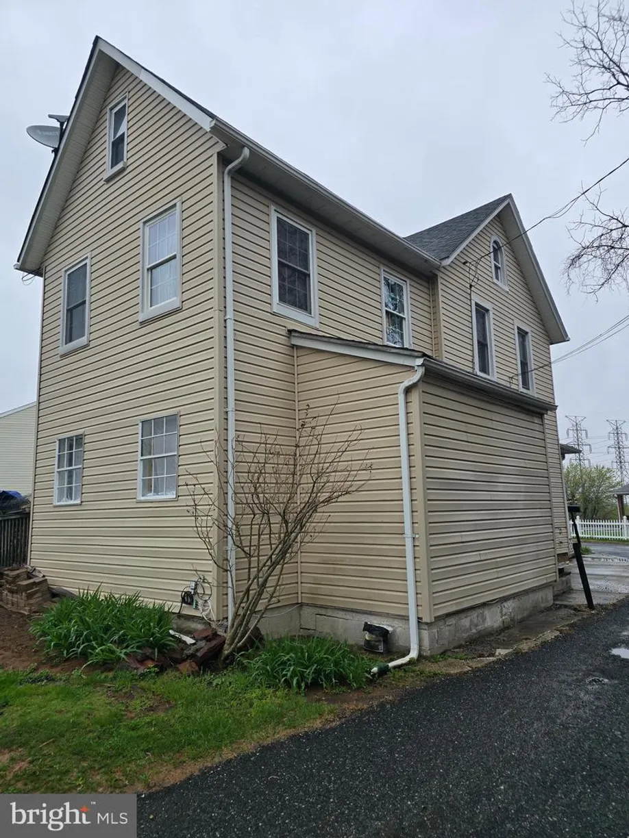 Washington Metro Area Real Estate | View 201 Mccormick Ave | Listing