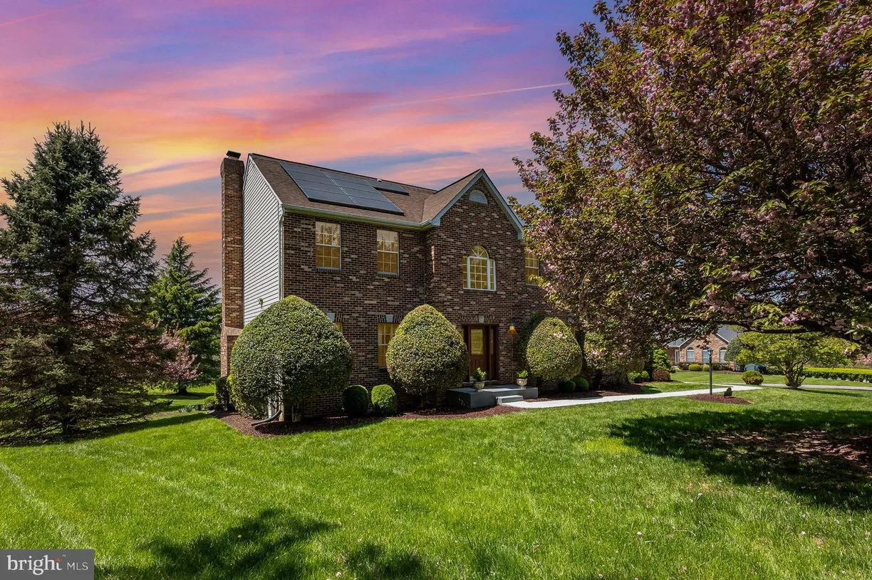 Washington Metro Area Real Estate | View 19 Deep Powder Ct | 4 Beds, 3 Baths
