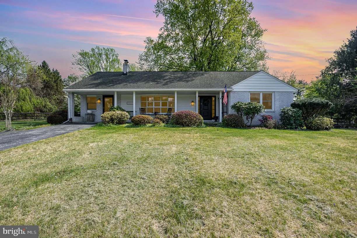 Washington Metro Area Real Estate | View 1119 Greenway Rd | 3 Beds, 2 Baths