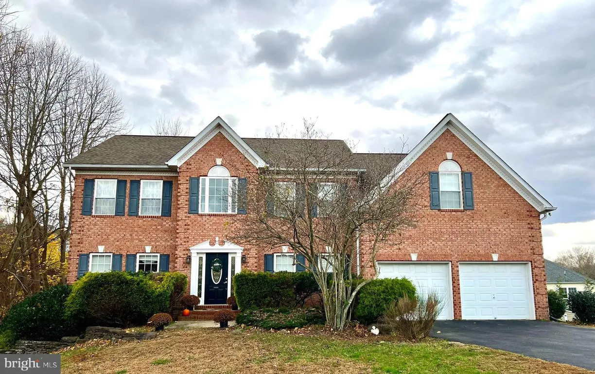 Washington Metro Area Real Estate | View 9148 Paulyn Dr | 6 Beds