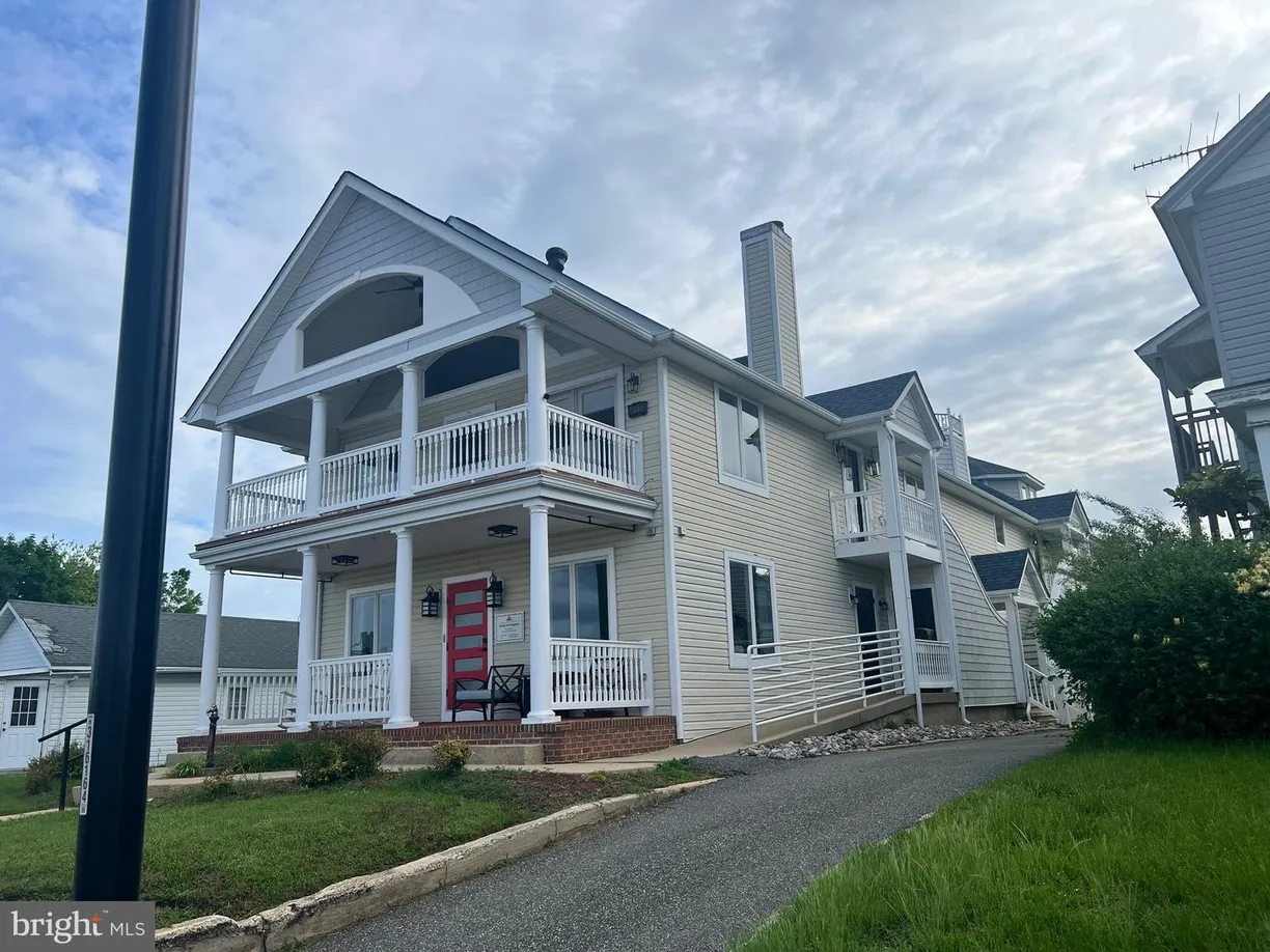 Washington Metro Area Real Estate | View 14532 Solomons Island Rd S, 300