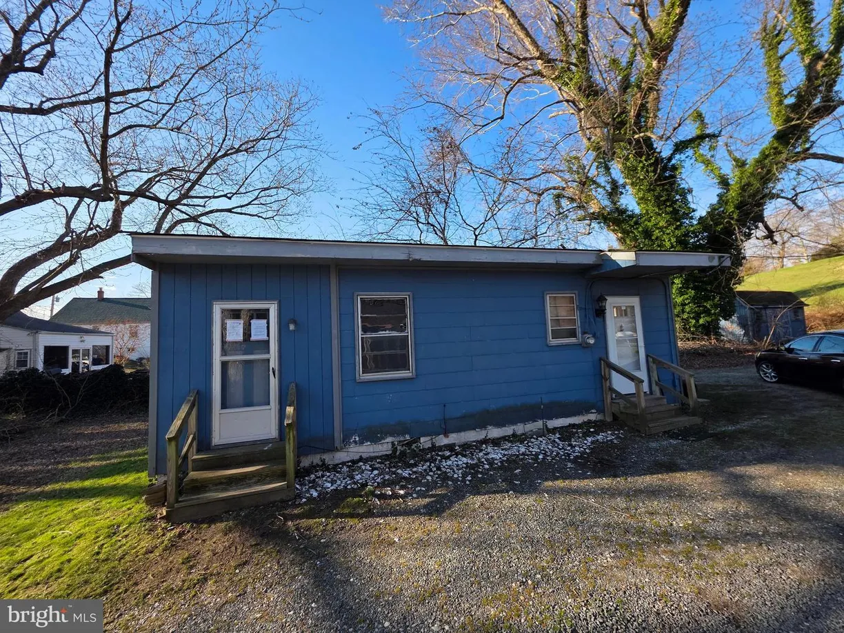 Washington Metro Area Real Estate | View 70 Macrae Ave | 2 Beds, 1 Bath