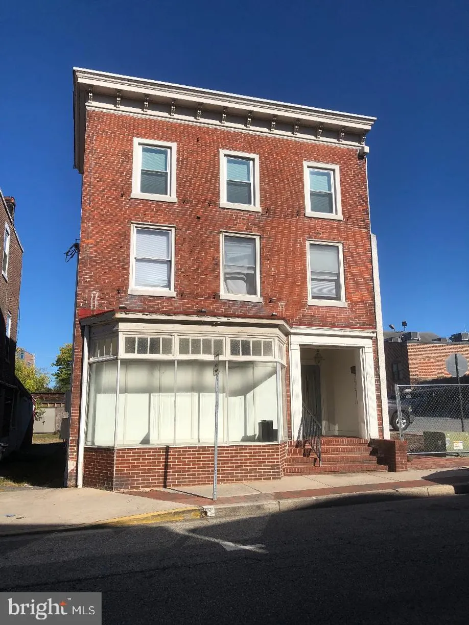 Washington Metro Area Real Estate | View 121 W Main St | 3 Beds