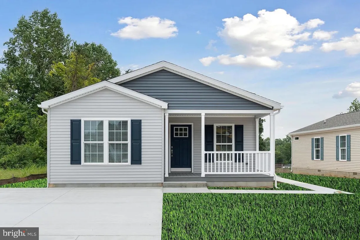Washington Metro Area Real Estate | View 10 Ginger Ln | 3 Beds, 2 Baths
