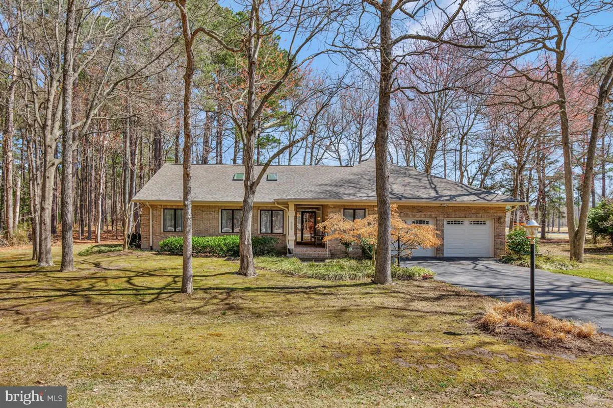 Washington Metro Area Real Estate | View 14920 Abelia Ct | 3 Beds, 2 Baths
