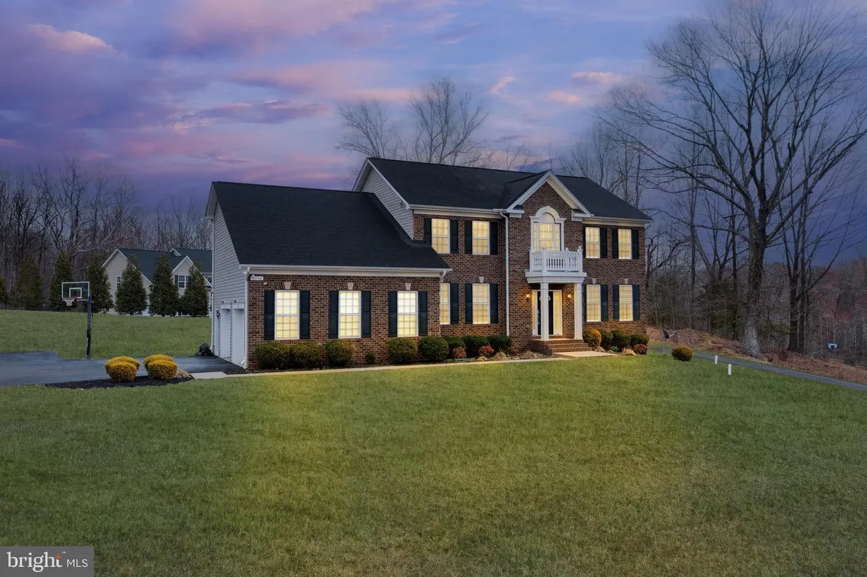 Washington Metro Area Real Estate | View 4554 Coachmans Path Ct | 5 Beds, 3 Baths
