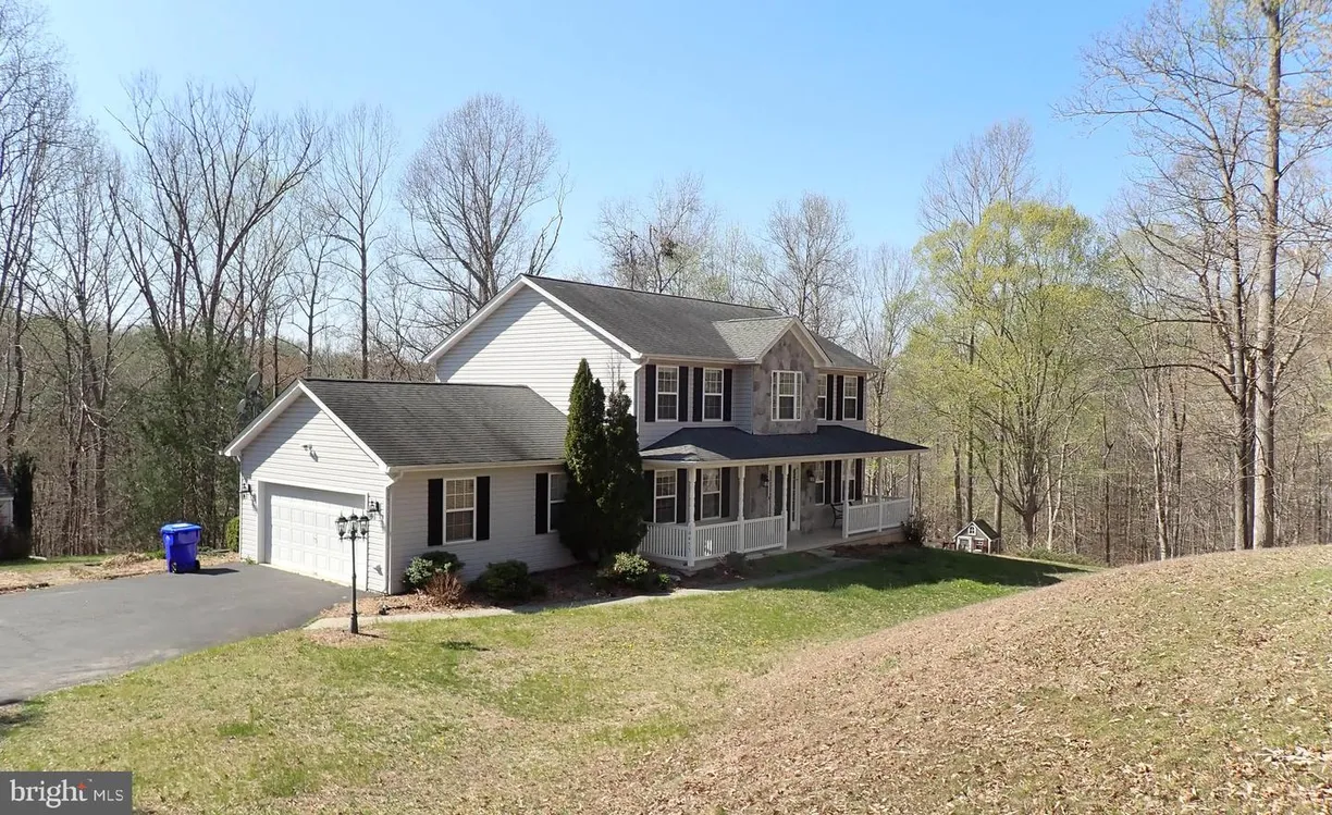 Washington Metro Area Real Estate | View 16455 Peak Run Pl | 5 Beds