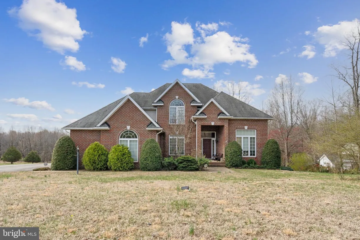 Washington Metro Area Real Estate | View 15715 Hens Rest Ln | 5 Beds, 4 Baths