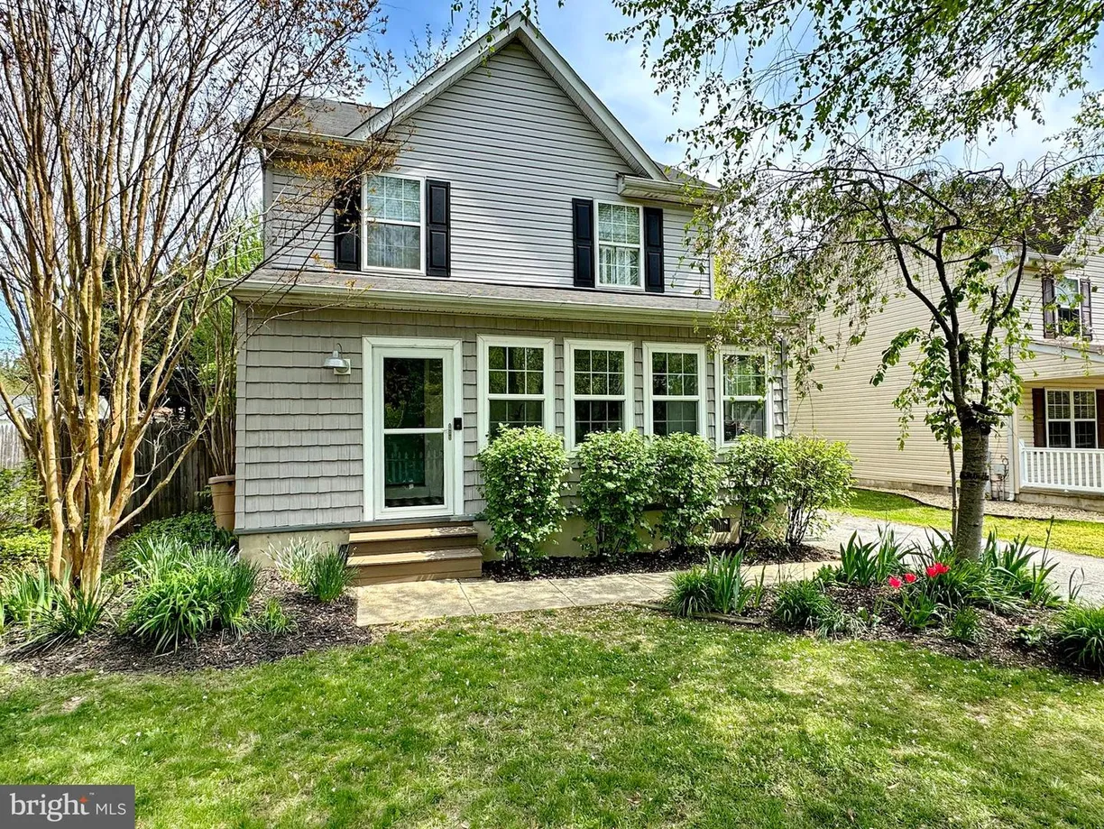 Washington Metro Area Real Estate | View 17420 Audrey Rd | 2 Beds, 2 Baths