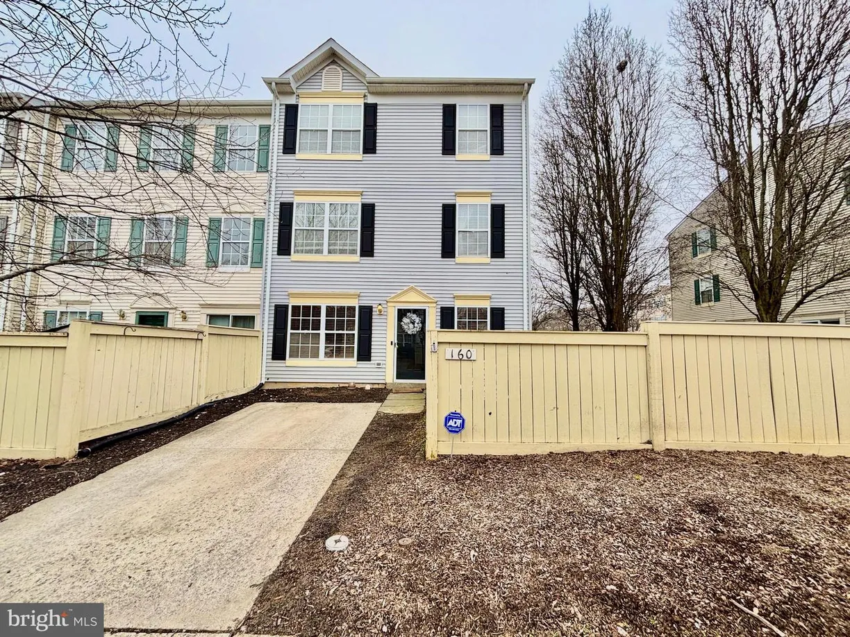 Washington Metro Area Real Estate | View 160 Heathfield Dr | 3 Beds, 2 Baths