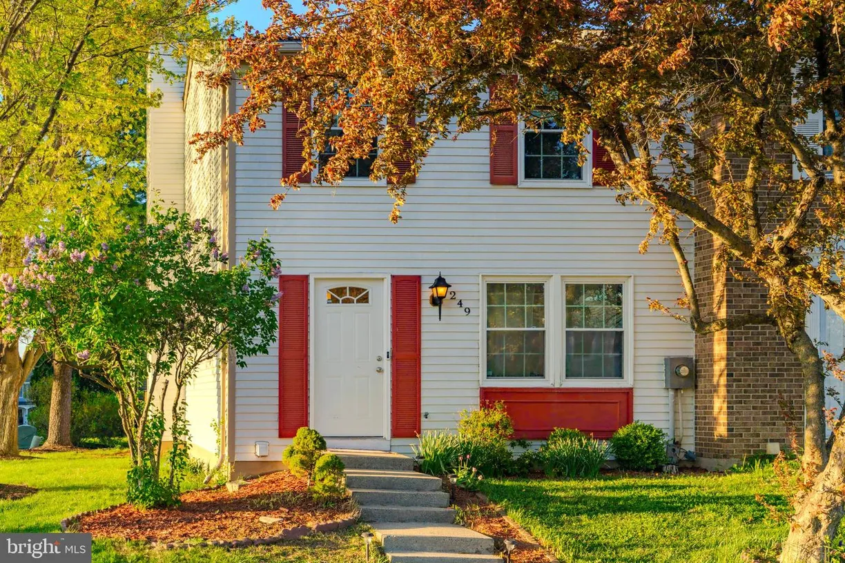 Washington Metro Area Real Estate | View 249 Canfield Ter | 3 Beds, 2 Baths