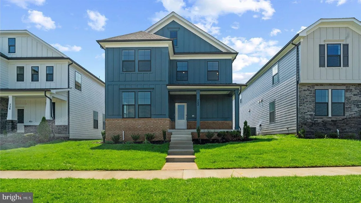 Washington Metro Area Real Estate | View 469 Hanson St | 5 Beds, 5 Baths