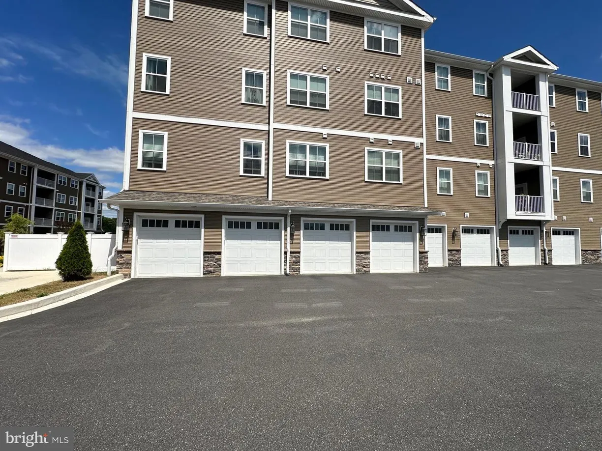 Washington Metro Area Real Estate | View 406 Bold Ruler Ct, 401 | 2 Beds, 2 Baths