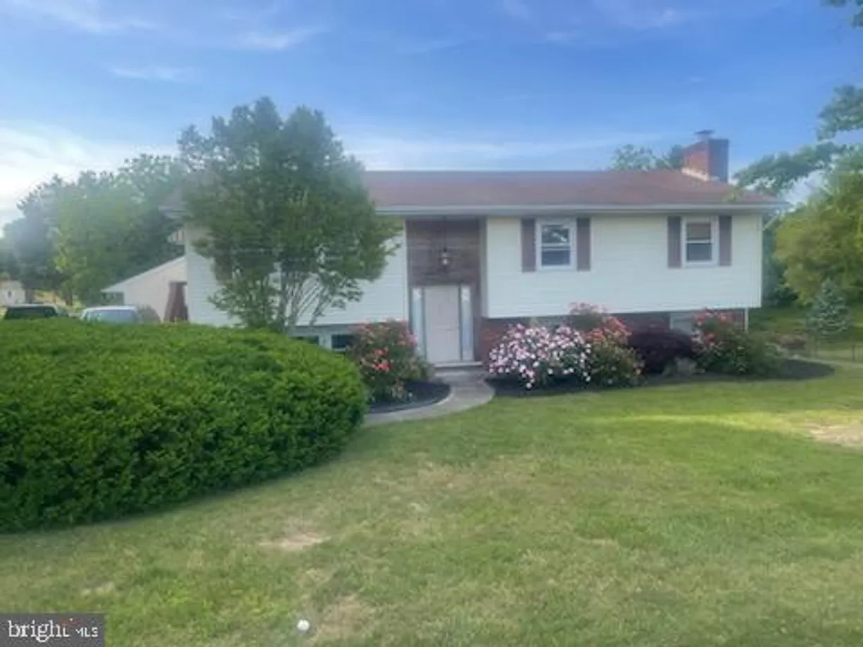 Washington Metro Area Real Estate | View 3223 Ascot Ln | 4 Beds