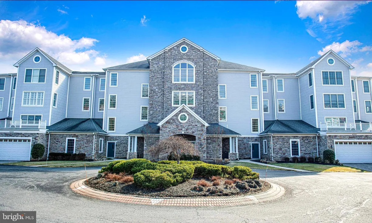 Washington Metro Area Real Estate | View 4700 -k Water Park Dr, 4700k | 2 Beds, 2 Baths