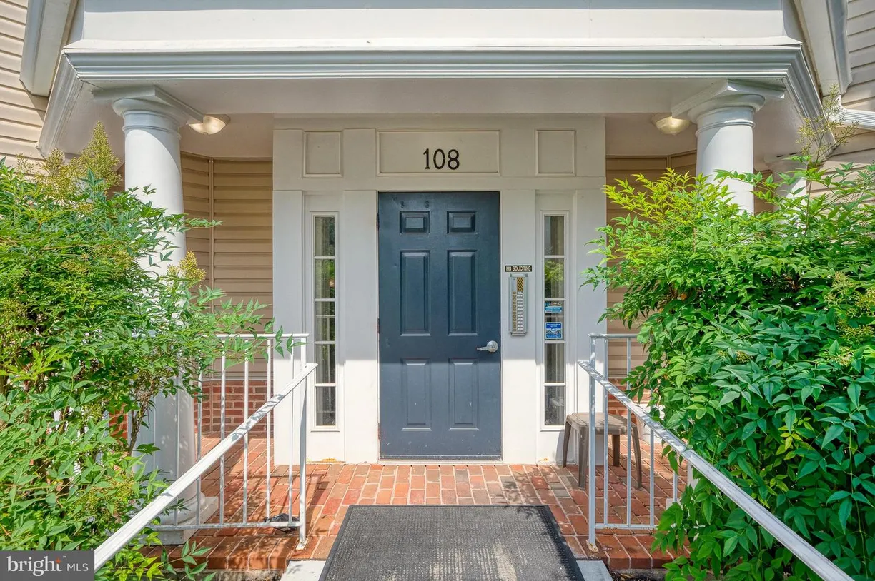 Washington Metro Area Real Estate | View 108 Bayland Dr, 108-22 | 2 Beds, 1 Bath