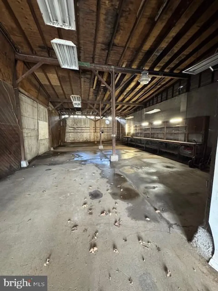 Washington Metro Area Real Estate | View 6 Post Rd, h4 & H5 Garage Bays | Listing