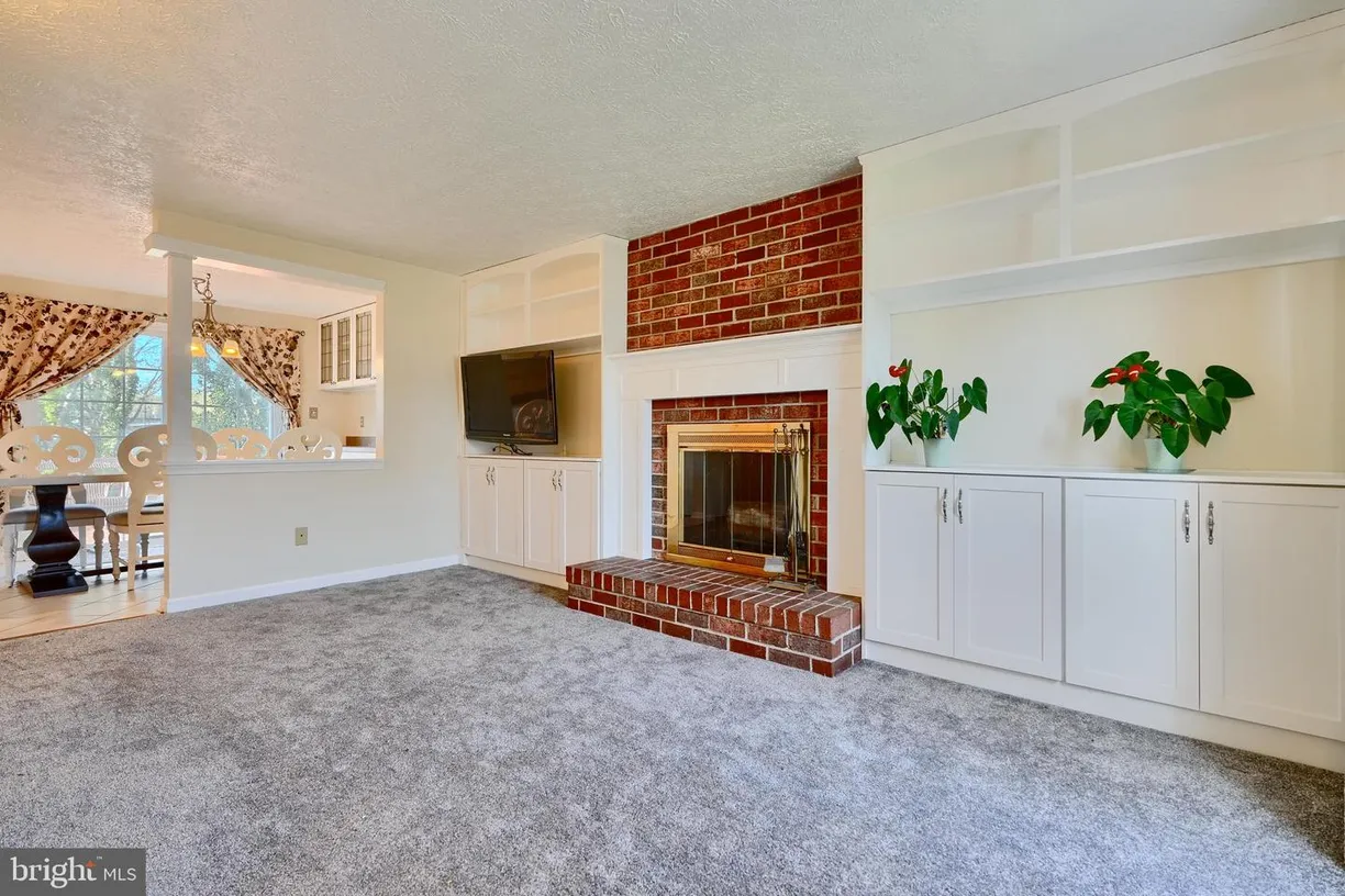 Washington Metro Area Real Estate | View 673 Towne Center Dr | Listing