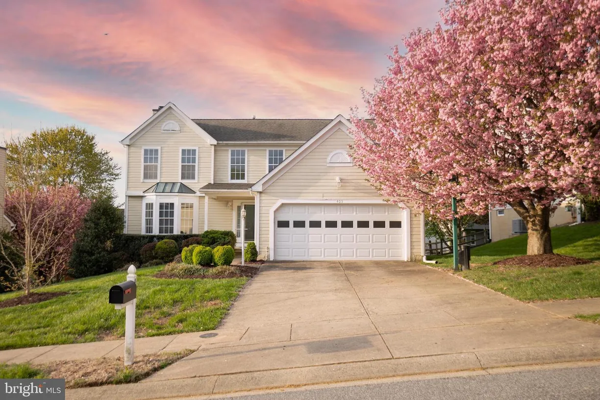 Washington Metro Area Real Estate | View 405 Golden Oaks Ct | 4 Beds, 2 Baths