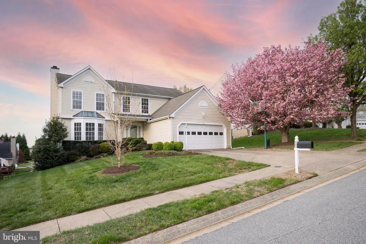 Washington Metro Area Real Estate | View 405 Golden Oaks Ct | Listing