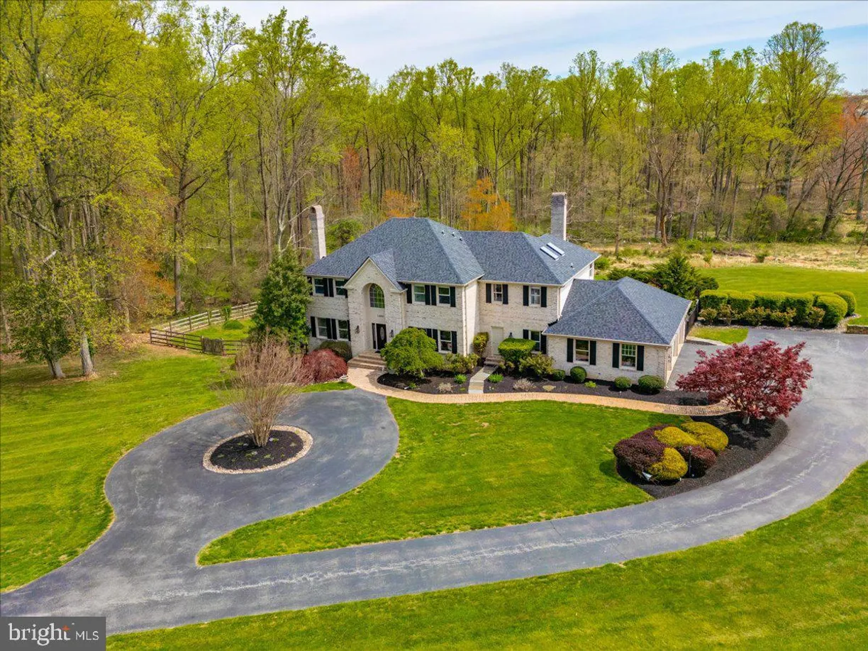 Washington Metro Area Real Estate | View 13094 Twelve Hills Rd | 5 Beds, 5 Baths