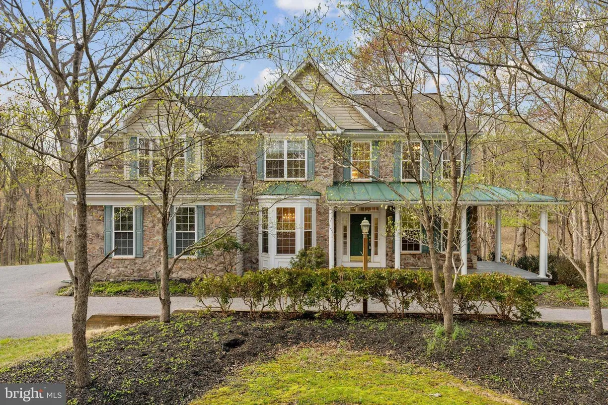 Washington Metro Area Real Estate | View 824 Hoods Mill Rd | 4 Beds, 3 Baths